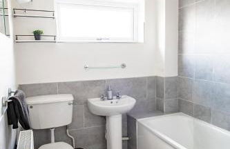 3 Bedroom Home - Free Parking - Sleeps 5 - Castle - Foto 11