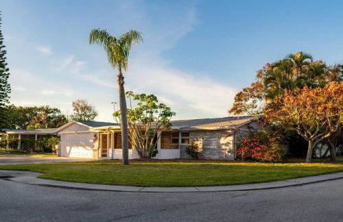 Home With Heated Pool Near Beaches - Foto 5