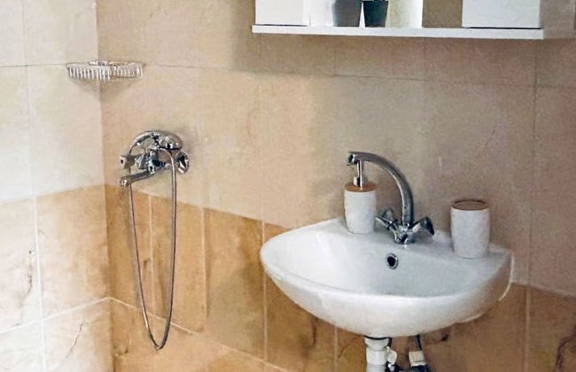 A & A Apartments 2 - Photo 34