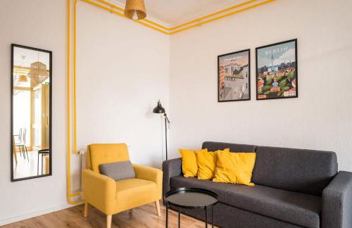 2 Bedroom Apartment in convinient location - Photo 3