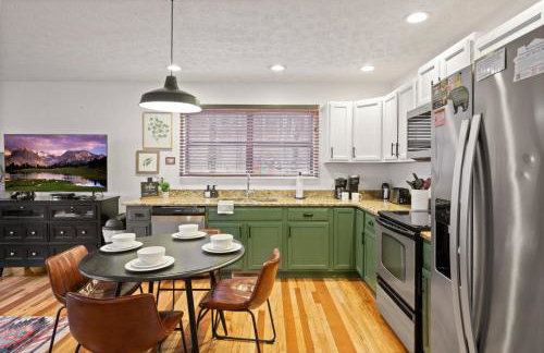 Locklyn's Loft | Views, Hot Tub, Game Room & MORE! - Foto 11
