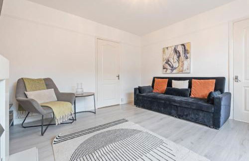 New Spacious 3-Bed House, Driveway Parking, Ideal Contractor Stay - Foto 3