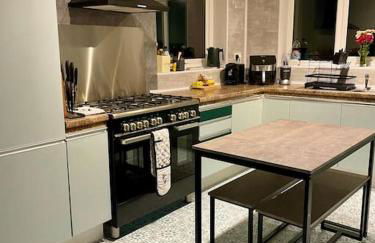 Stunning Charmouth Property with Bay views! - Photo 52