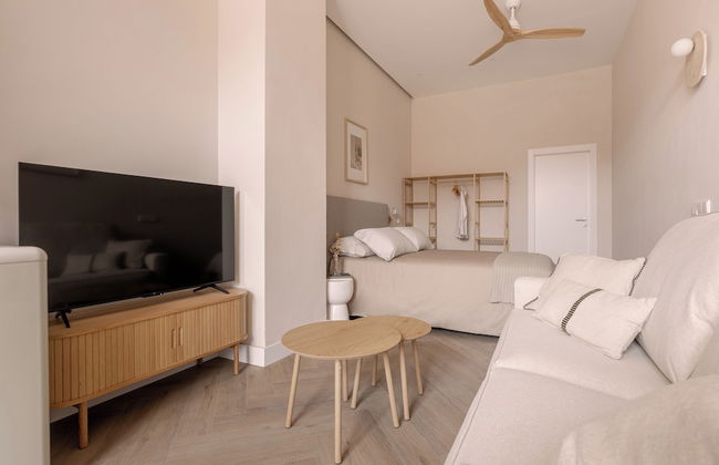 MH Apartments Central Valencia - Photo 22
