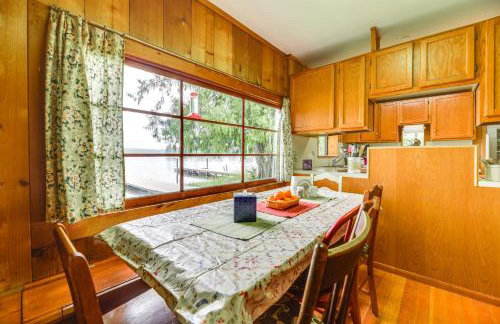 Waterfront Grapeview Escape w/ Boat Dock & Views! - Foto 7