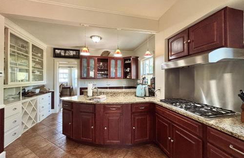 Big New England Family Home; walk to beach, shops - Foto 41