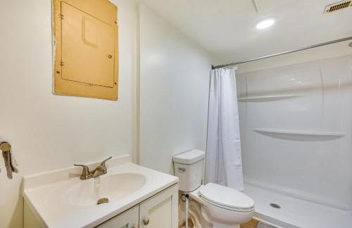 Historic Clark Cabin with Deck and Fishing Pond Access - Foto 13