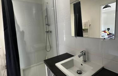 Petite maison mitoyenne, clim, rénovée, calme - Foto 15