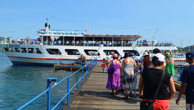 Bonanza Catamaran Cruise in Acapulco Bay - Photo 4