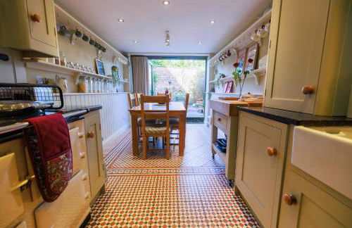 Jackdaw Cottage-Beautiful Cottage, Town Centre - Photo 16