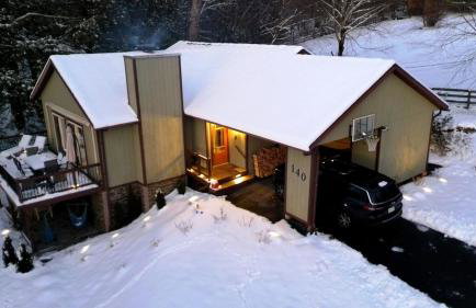 Spacious Catskills Home with Covered Hot Tub - Foto 6