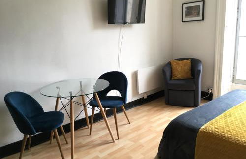 PYRENE HOLIDAYS- Location studio - voyage et cure thermale Capvern les Bains - Foto 3