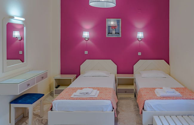 Saint-Trope Studios - Photo 3