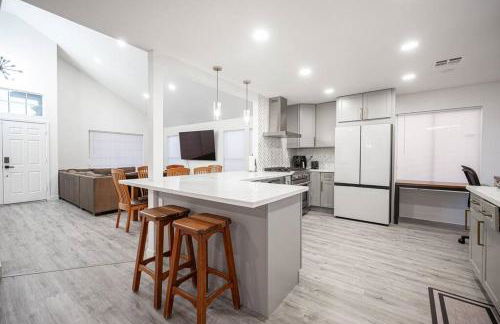 Peaceful Oasis Near Strip & Airport Pool Spa - Foto 42