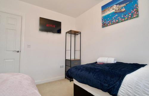 Clothier House - Stylish 3Bed Haven, WiFi & Driveway Parking - Foto 18