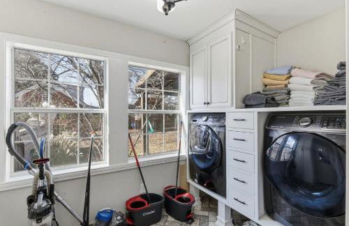 The Given House - Modern Midtown Stay - Foto 33