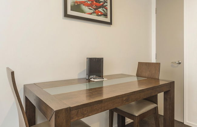 Barclay Suites - Photo 14