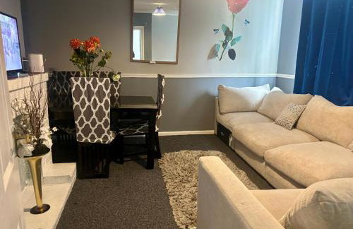 2 Bed House-Sleeps 4-Free Parking - Foto 1