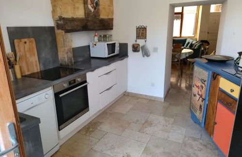 Maison de caractère au cœur de la cité médiévale de Gourdon - Photo 9