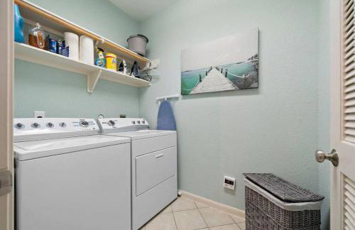 Stunning bayfront home with spacious deck and incredible Galveston Bay views - Foto 51