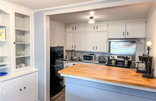 Affordable 2BR Getaway Near Plaza District Lilac1 - Photo 14