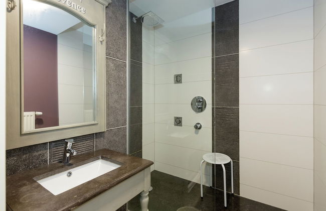 Magnificent Character Cottage with Spa Tub near Marche-en-Famenne - Photo 16