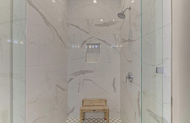 Immaculate Waterfront Home for 16 w/ Private Dock! - Foto 24