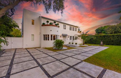 Fascinating Luxe Two-Level Villa BY THE GLAMHOMES - Foto 24