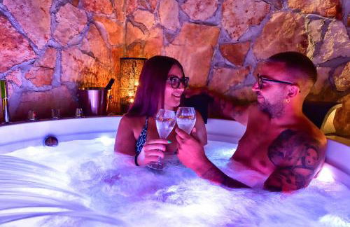 SPA SUITE SICILIA - Intera casa con spa privata Jacuzzi Sauna Bagno di Vapore - Foto 12