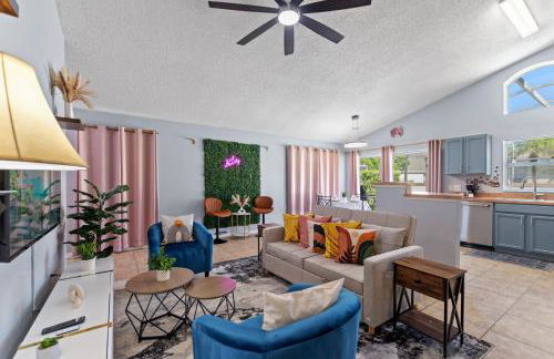 Luxe 3BR 2BA Oasis with Pool & Designer Touches, Disneyland, Legoland - Foto 37