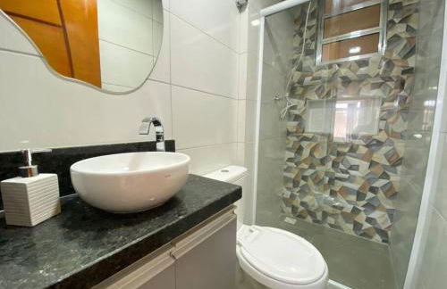 Lindo Studio em Frente à Praia do Embaré! - Foto 7