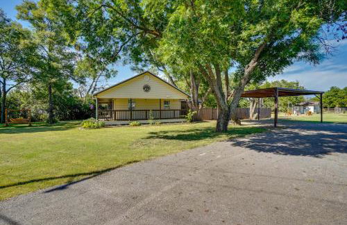 Peace, Space and Starry Nights Ranch Home in Azle - Photo 31