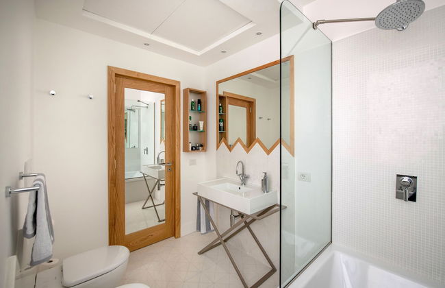 Luxury Apartment with Penthouse and Pool - Photo 34