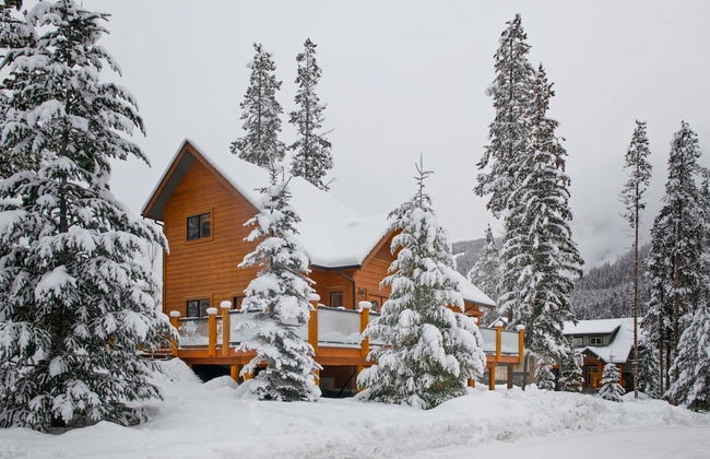 MODERN 4,500 sqft Ski Chalet: 5 Br + 6 Ba | Pool Table | Pool + PRIVATE Hot Tub - Photo 74