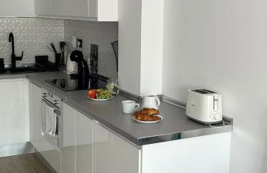 A top-floor modern apartment Located 100 meters from the beach - Foto 9