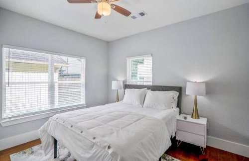 Intergalactic Abode at East Downtown - Foto 26