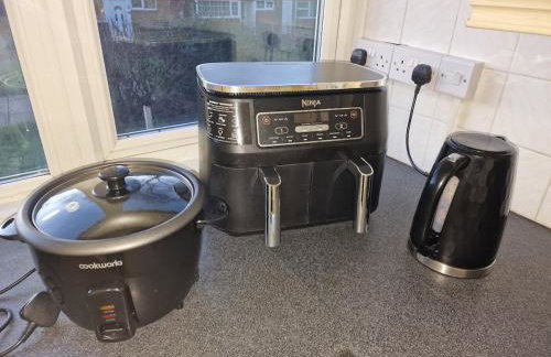 NightRest Homes 5 minutes to Luton Airport -Wifi - Free Parking -Luton - Foto 31