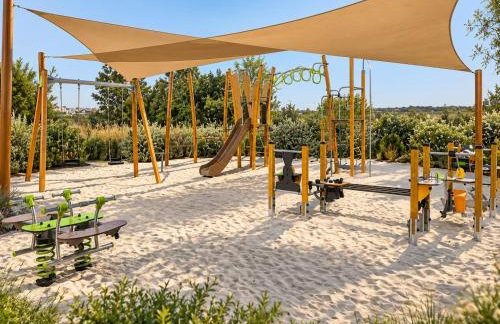 Bayline- Beachfront and Pool - Photo 41
