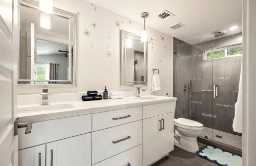 Desert Disco - 4BR Mid-Century Modern Design - Foto 33