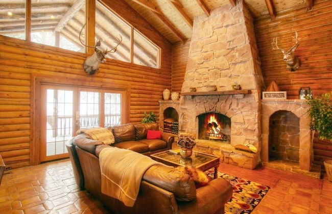 Log Cabin on the Stream - Photo 18