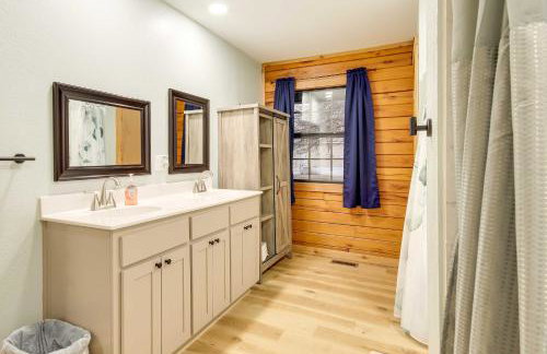 Tranquil Creekside Hideout: Families Welcome! - Foto 19