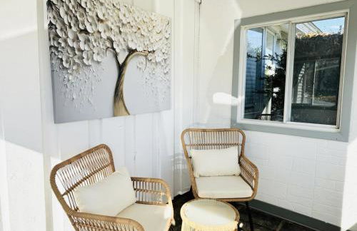 Spacious Poolside Boston Stay Sleeps 8 Pet Friendly - Foto 16