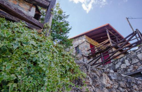 Stonehouse 2 Bedroom Chalet on Olympus Amazing View - Photo 48