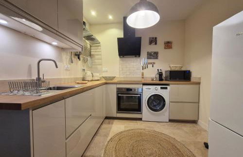 La Grande Bourgade-Authentique Maison en Pierre avec Terrasse Climatisation au Cœur d'Uzès - Foto 33