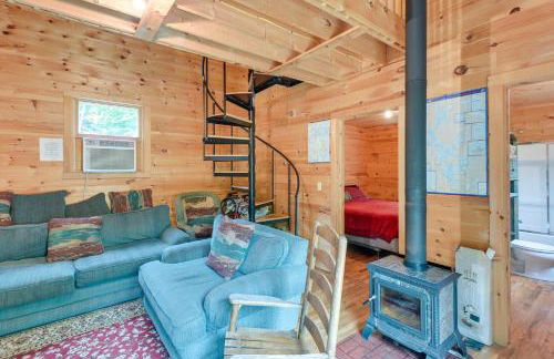 Near Snowmobiling Secluded Harmony Cabin with Deck! - Foto 6