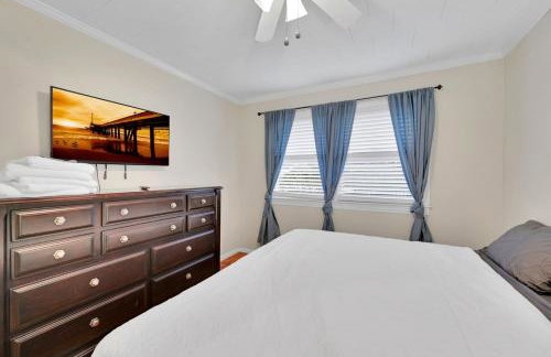 Park your Boat! Mins from the Ocean•Screened Porch - Foto 22