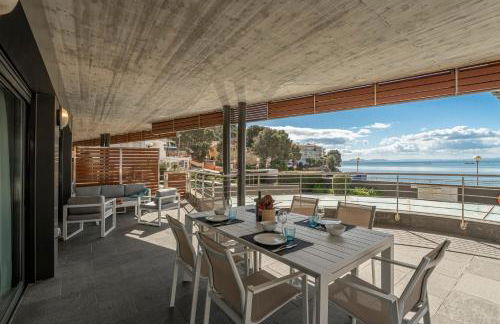 Apartamento con gran terraza delante del mar - Photo 2