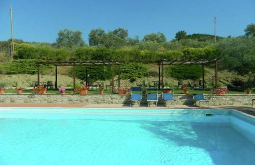 Farmhouse With Stables, Horses and the Ability to Make Horseback Riding - Photo 26