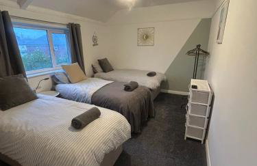 Contractor Friendly Spacious 3 Bed With Private Parking - Foto 28