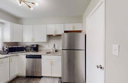 stylish townhome, sleeps 8, pet friendly - Foto 3